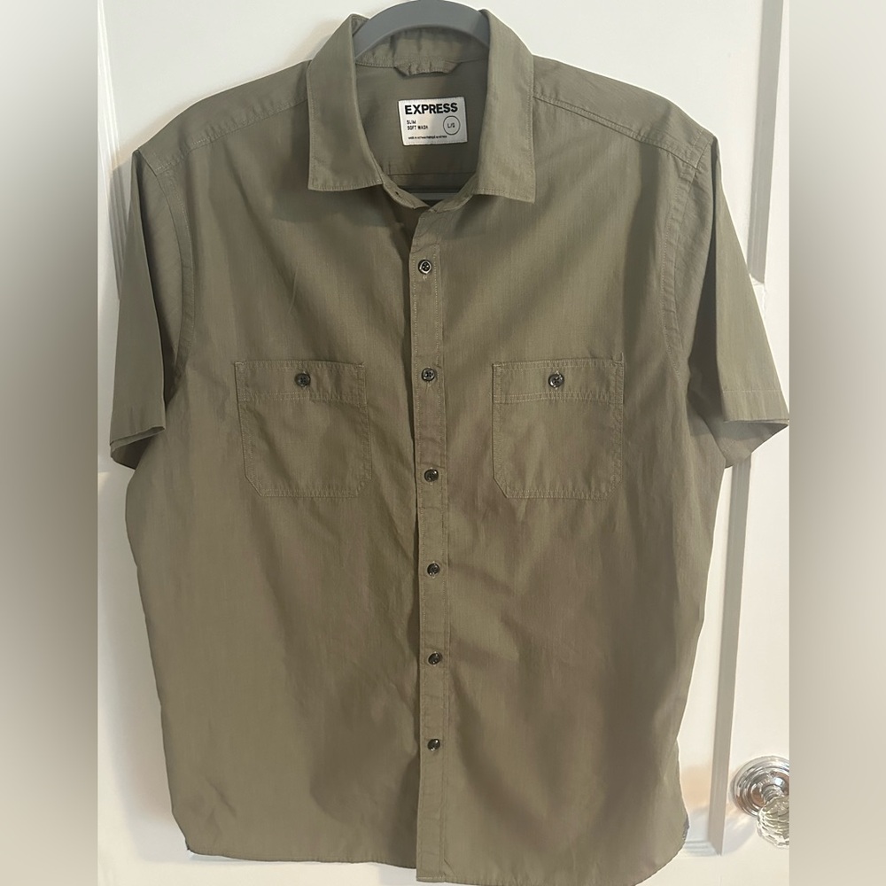 Men’s Express Short Sleeve Button Down Shirt